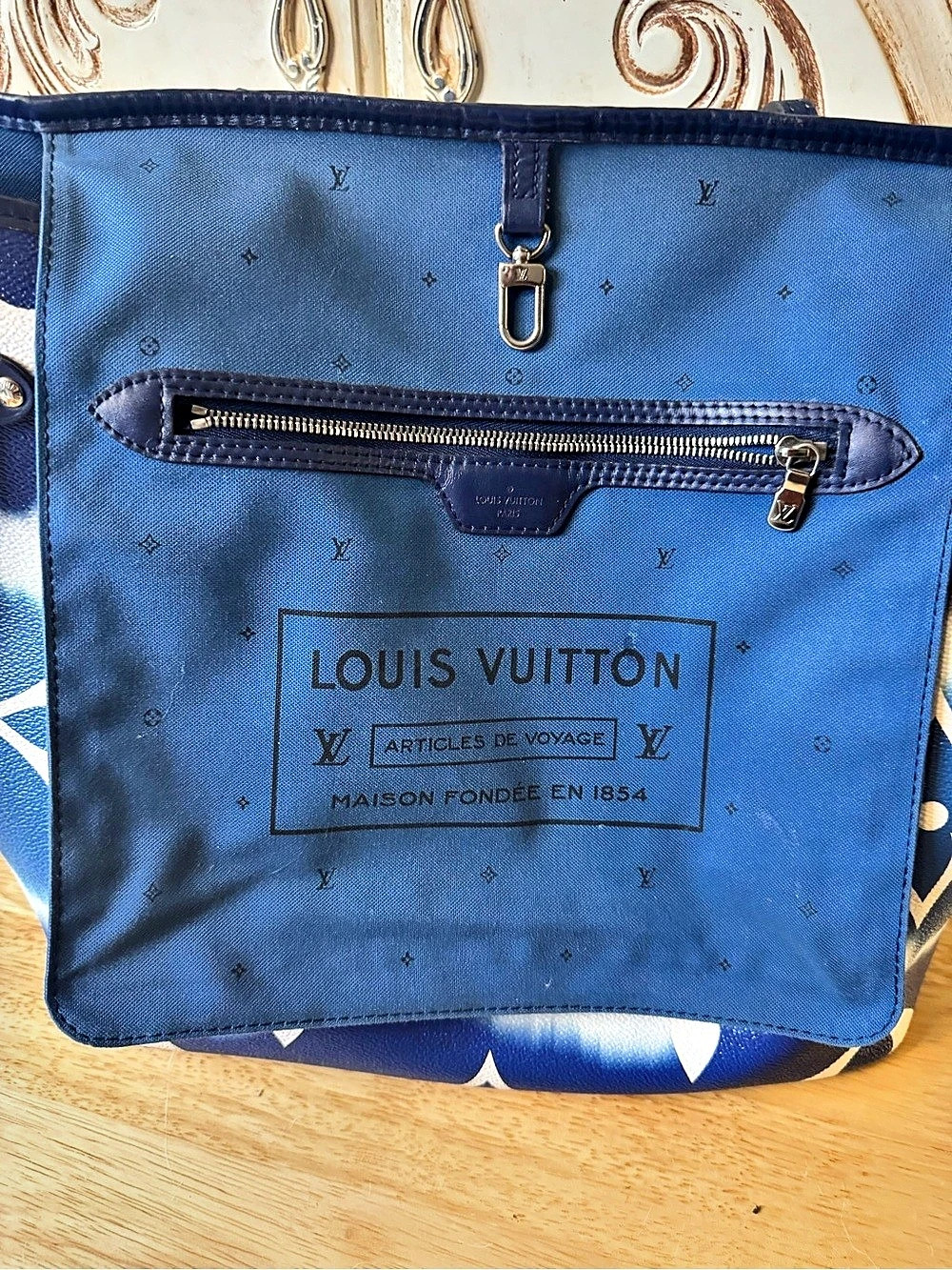 Louis Vuitton Neverfull MM By The Pool Blue & White Tote - Picture 9 of 10